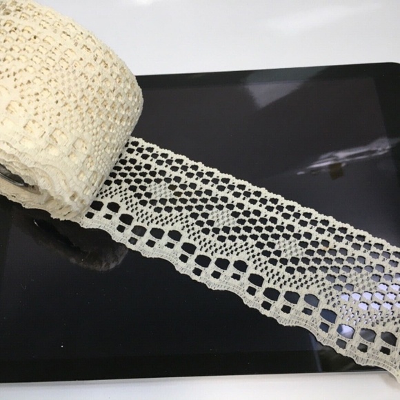 2-1/2" Wide Lace Beige Trimming 4 Yards + 29" Continuous Net Edging Trim - Picture 1 of 3